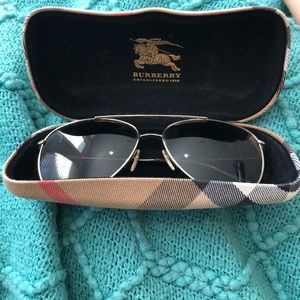 Like new Burberry sunglasses